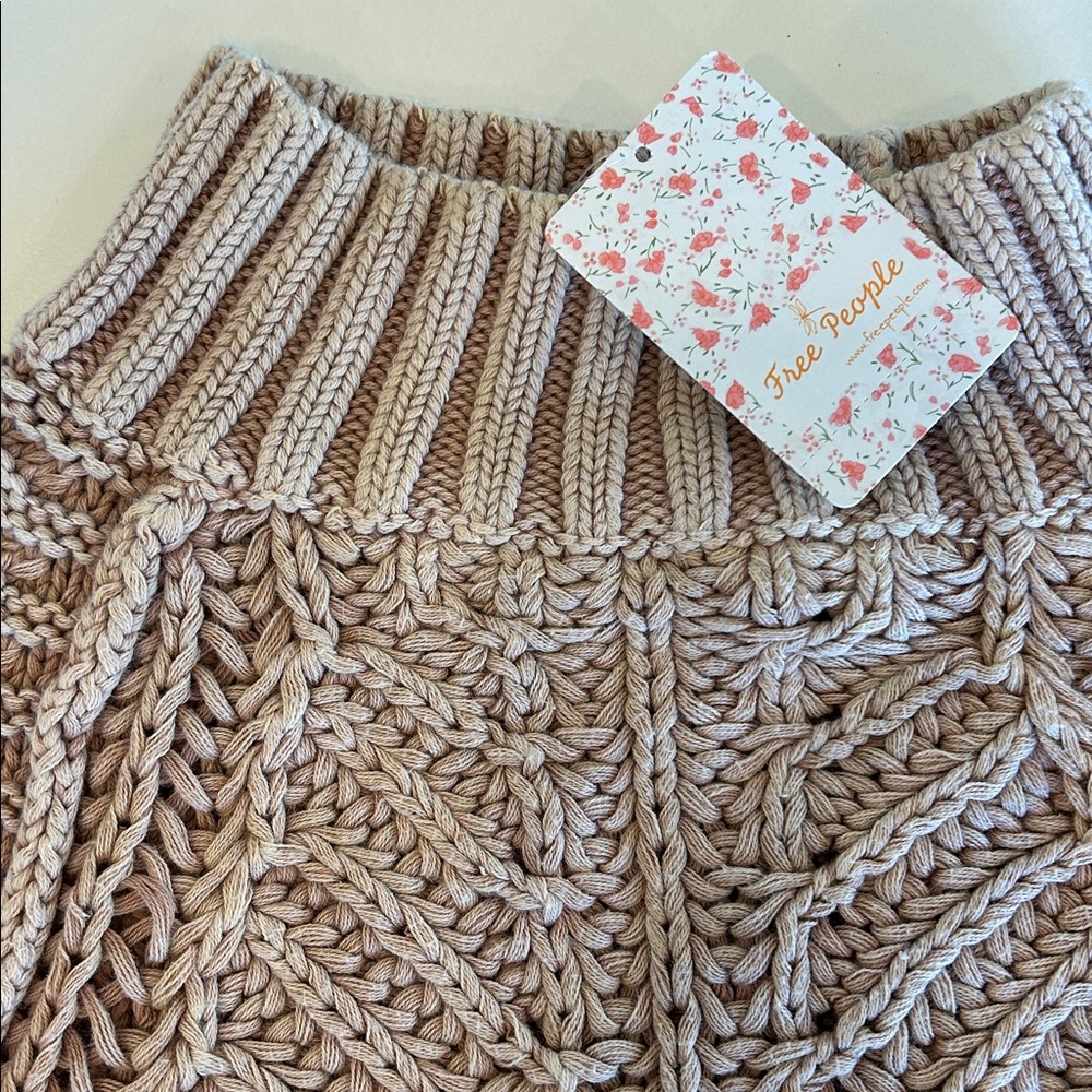 Free People Sweetheart Turtleneck Sweater Small Tan Sand Crop Chunky Oversized - Picture 7 of 7